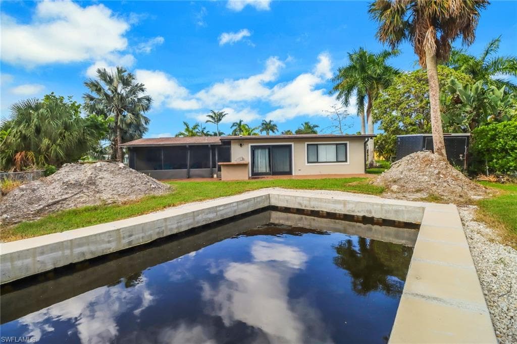 1185 Christopher Ct, Naples, FL 34104-2