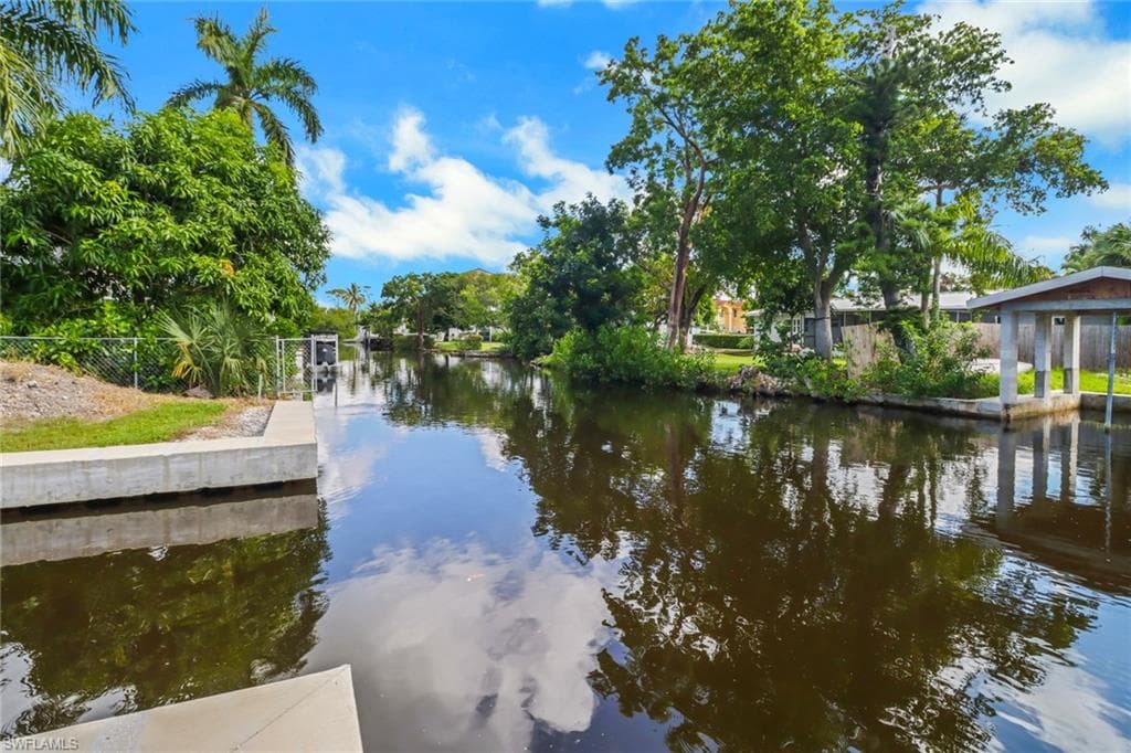 1185 Christopher Ct, Naples, FL 34104-6