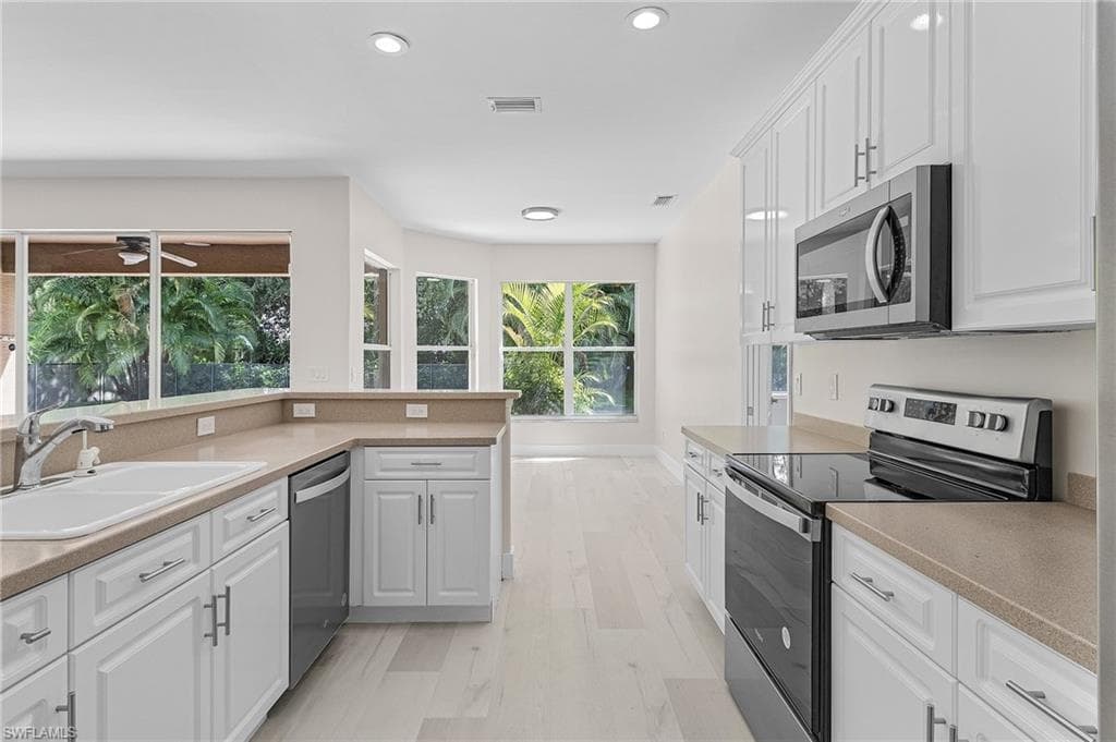 14924 Indigo Lakes Dr, Naples, FL 34119-14