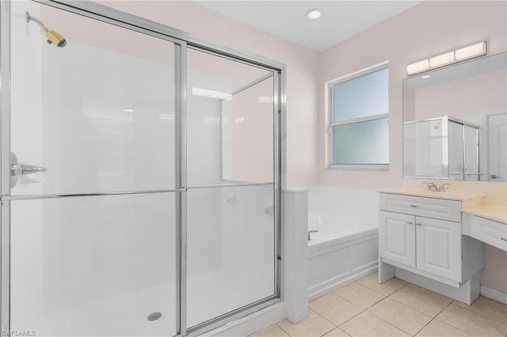 14924 Indigo Lakes Dr, Naples, FL 34119-17