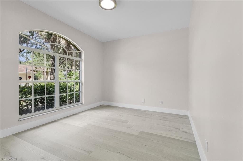 14924 Indigo Lakes Dr, Naples, FL 34119-21