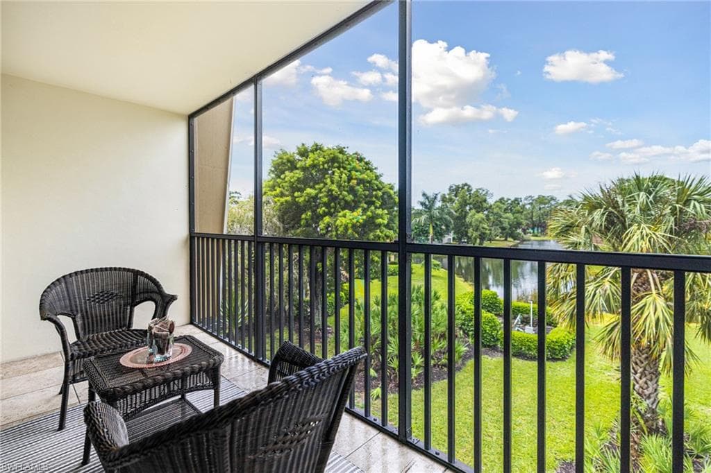 1850 Bald Eagle Dr 404-c, Naples, FL 34105-23