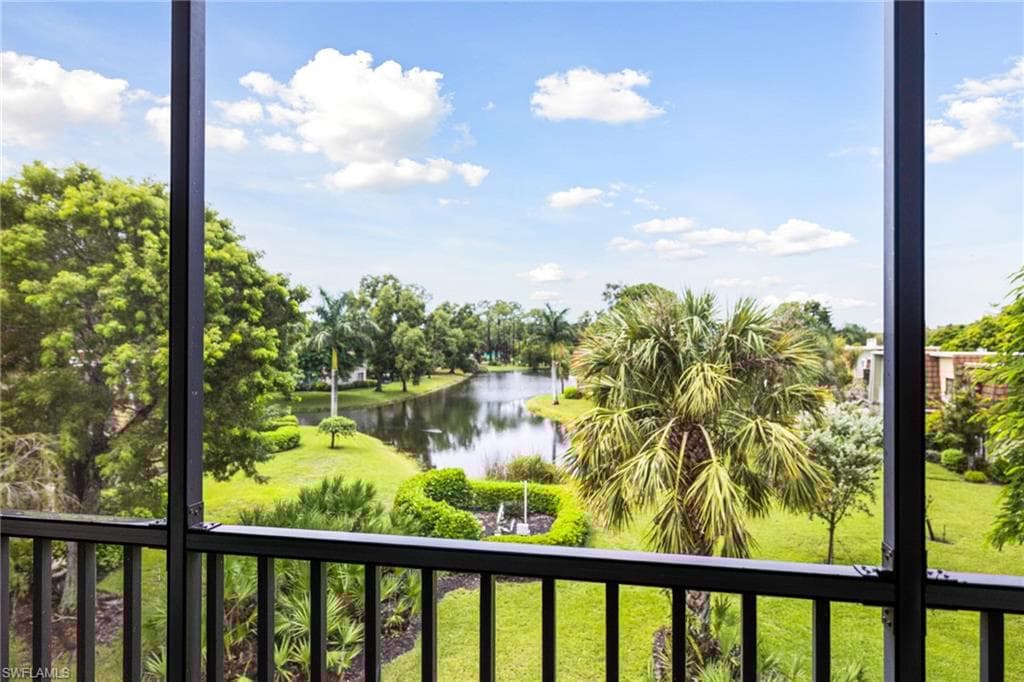 1850 Bald Eagle Dr 404-c, Naples, FL 34105-25