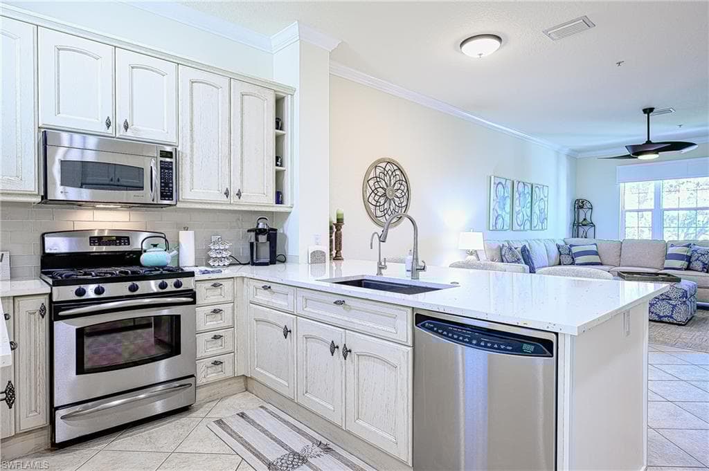 9221 Museo Cir 7-203, Naples, FL 34114-11