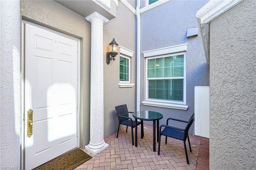 9221 Museo Cir 7-203, Naples, FL 34114-5
