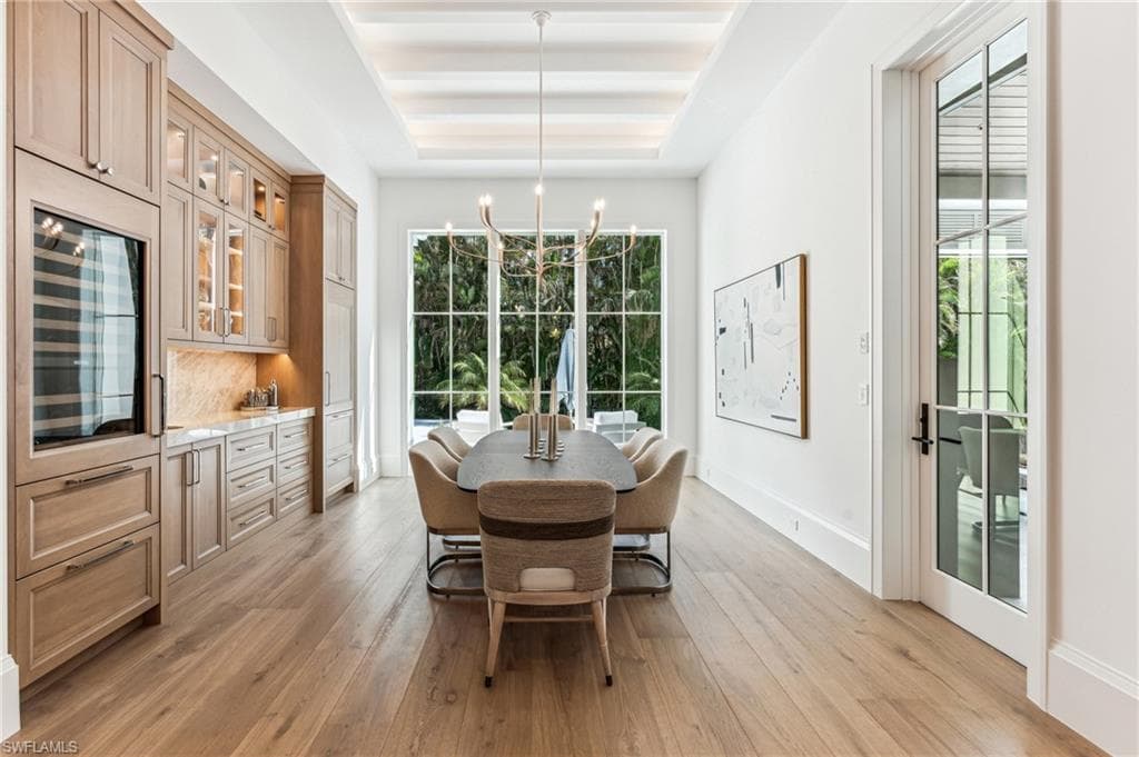 2990 Leeward Ln, Naples, FL 34103-9