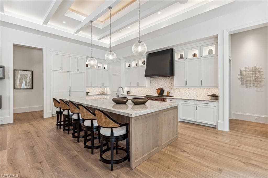 2990 Leeward Ln, Naples, FL 34103-12