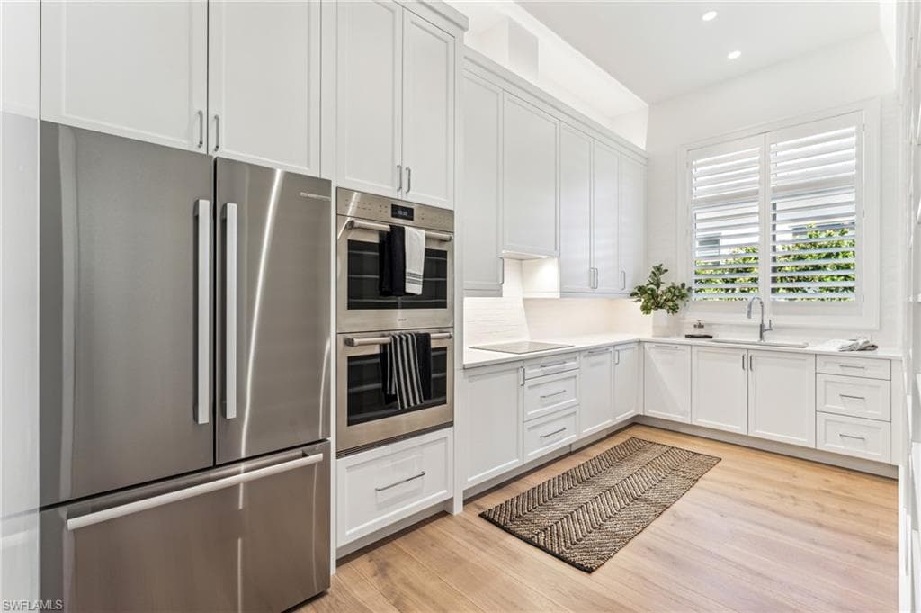 2990 Leeward Ln, Naples, FL 34103-15