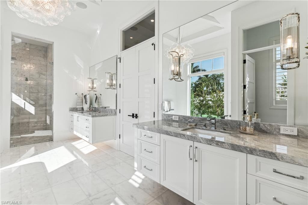 2990 Leeward Ln, Naples, FL 34103-25