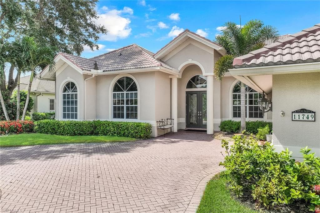 11749 Pintail Ct, Naples, FL 34119-9