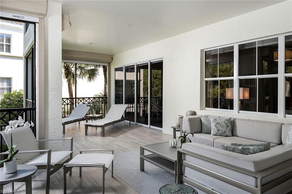 2839 Tiburon Blvd E 102, Naples, FL 34109-14