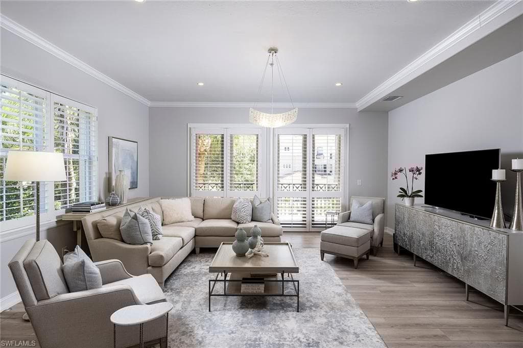 2839 Tiburon Blvd E 102, Naples, FL 34109-2
