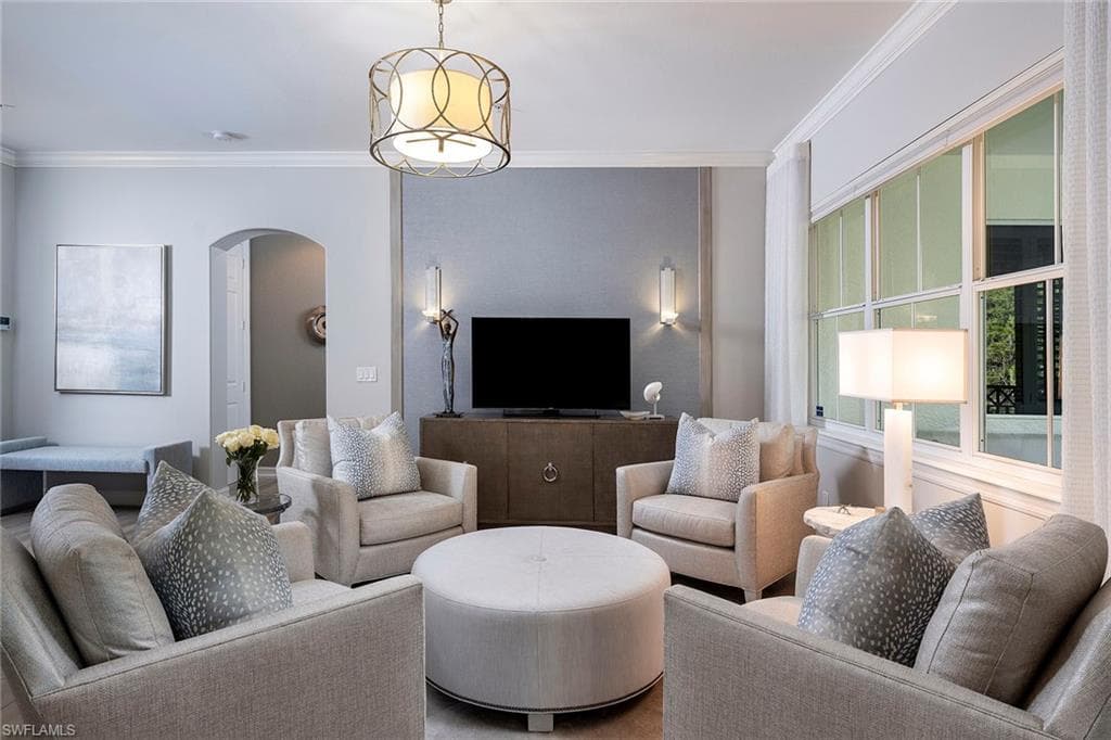 2839 Tiburon Blvd E 102, Naples, FL 34109-7