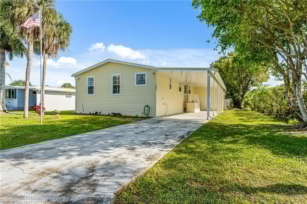 153 Rookery Rd, Naples, FL 34114-6