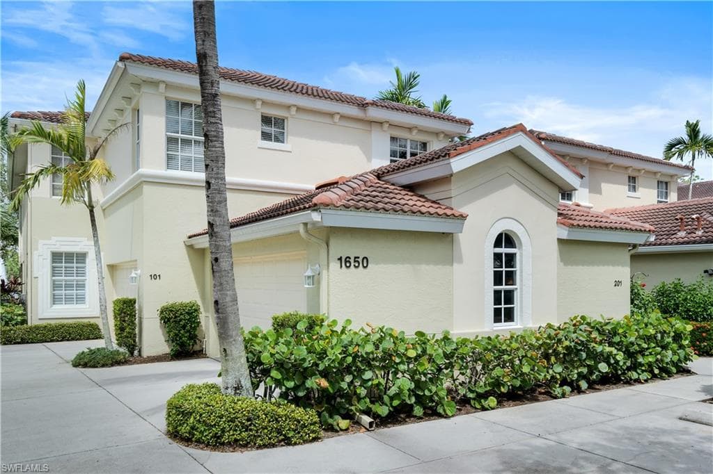 1650 Tarpon Bay Dr S 101, Naples, FL 34119-10
