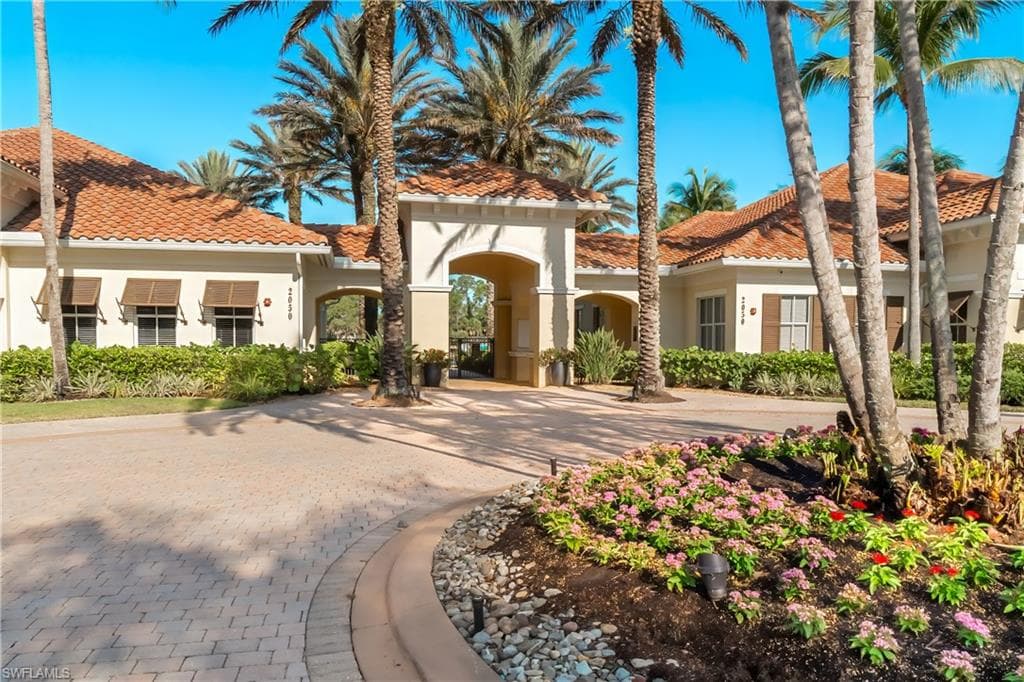1650 Tarpon Bay Dr S 101, Naples, FL 34119-16