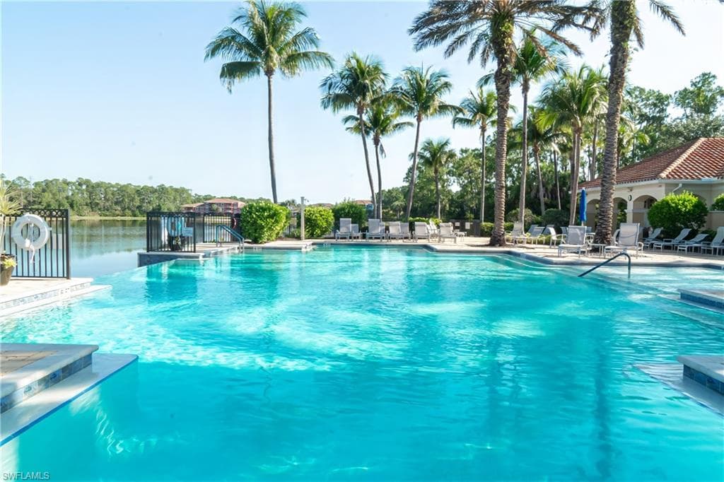 1650 Tarpon Bay Dr S 101, Naples, FL 34119-29