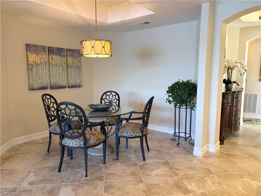 1650 Tarpon Bay Dr S 101, Naples, FL 34119-5