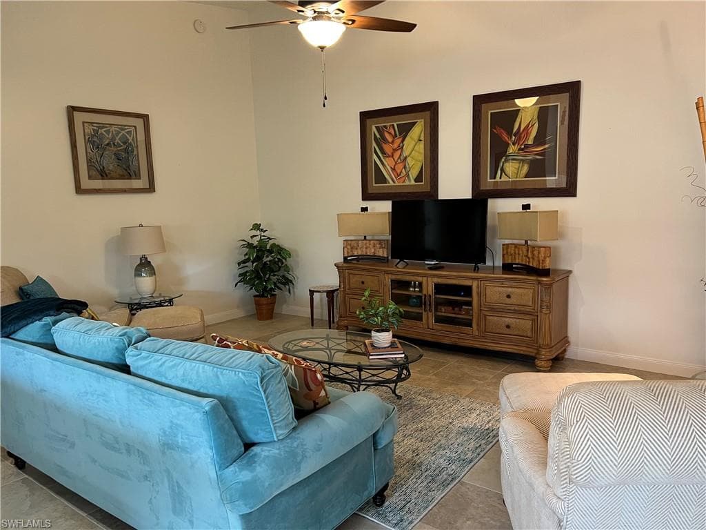 7373 Emilia Ln, Naples, FL 34114-9