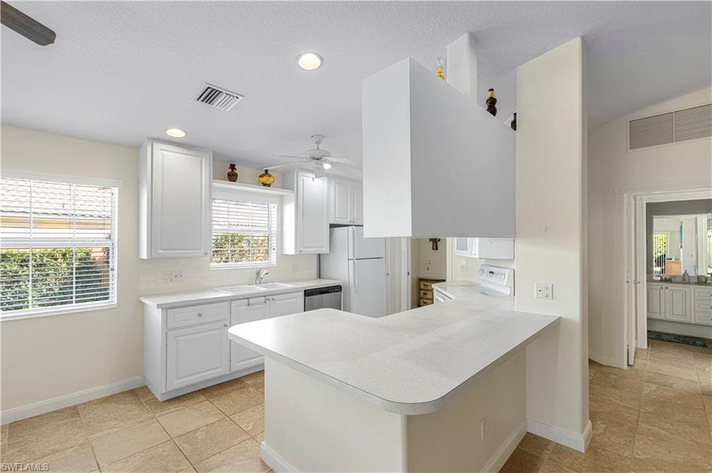 7373 Emilia Ln, Naples, FL 34114-14