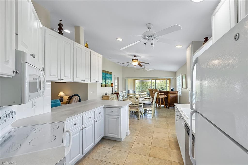 7373 Emilia Ln, Naples, FL 34114-15