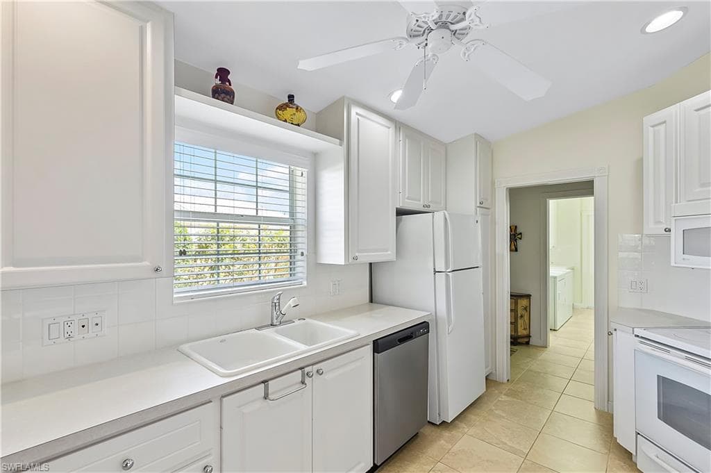 7373 Emilia Ln, Naples, FL 34114-17