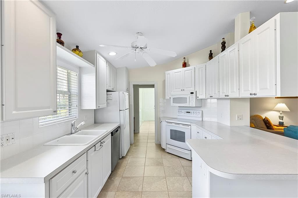 7373 Emilia Ln, Naples, FL 34114-18