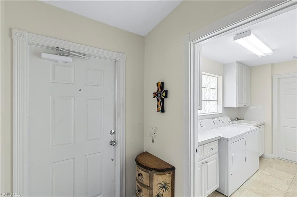 7373 Emilia Ln, Naples, FL 34114-30