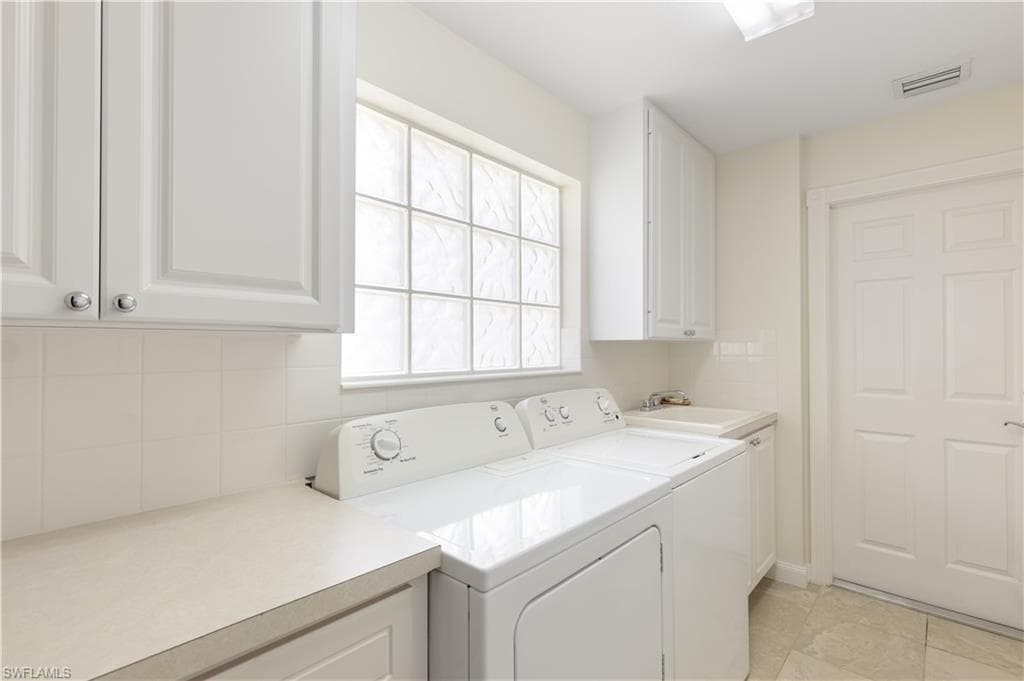 7373 Emilia Ln, Naples, FL 34114-38