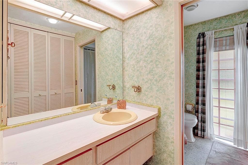 5541 Winkler Rd, Fort Myers, FL 33919-30