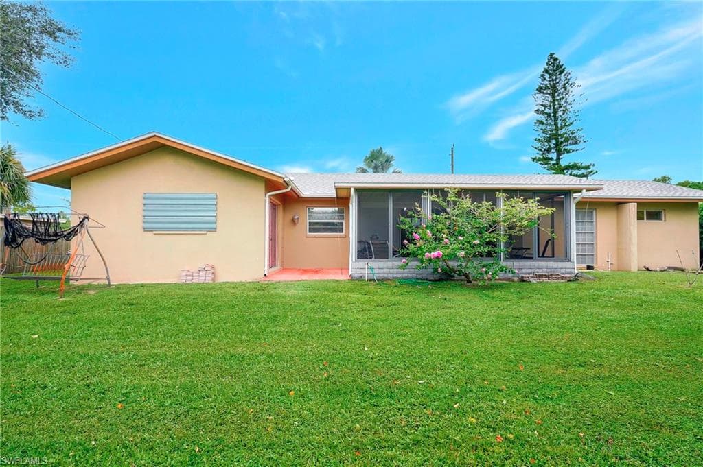 5541 Winkler Rd, Fort Myers, FL 33919-37