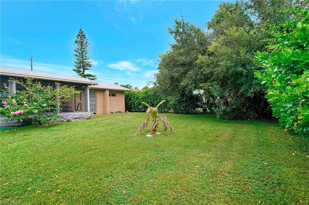 5541 Winkler Rd, Fort Myers, FL 33919-38