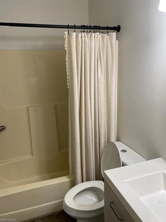 5323 Treetops Dr 203, Naples, FL 34113-20