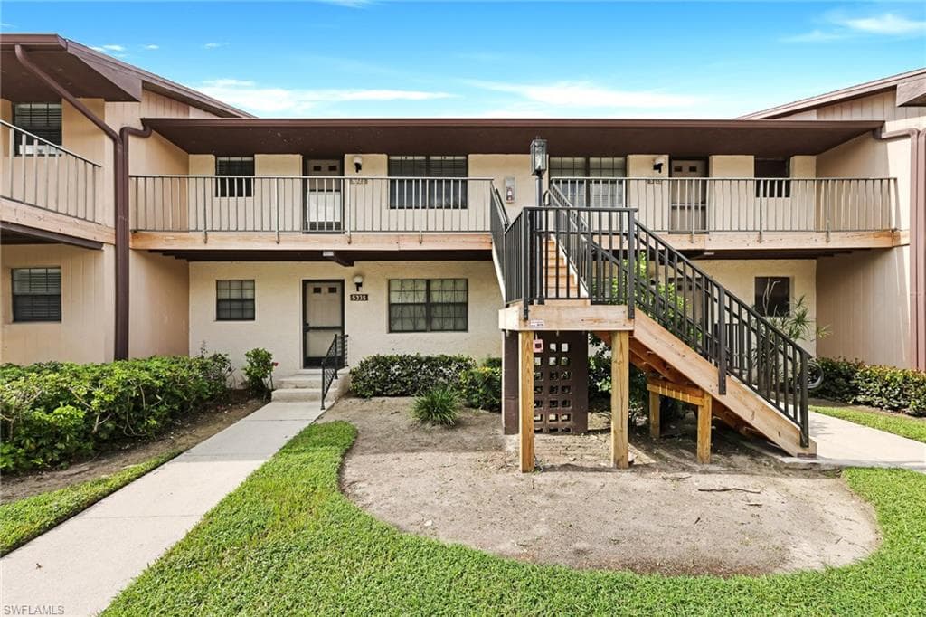 5323 Treetops Dr 203, Naples, FL 34113-3