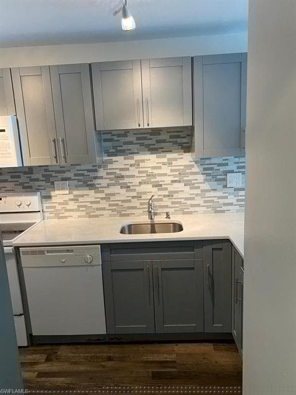 5323 Treetops Dr 203, Naples, FL 34113-6