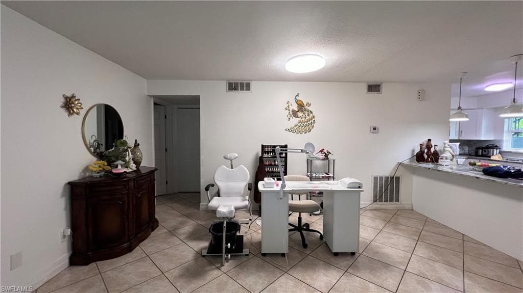 2384 41st St SW D1, Naples, FL 34116-9