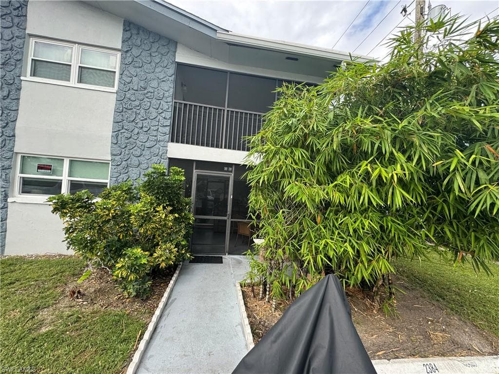2384 41st St SW D1, Naples, FL 34116-3