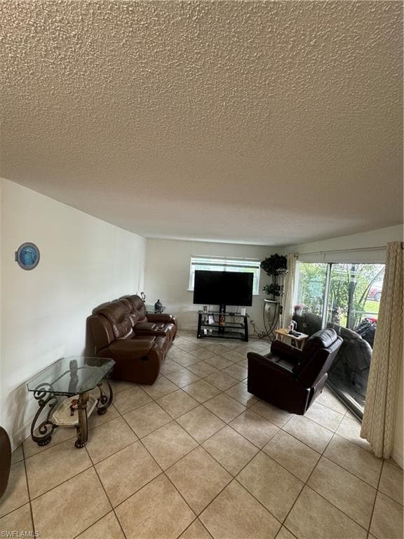 2384 41st St SW D1, Naples, FL 34116-4