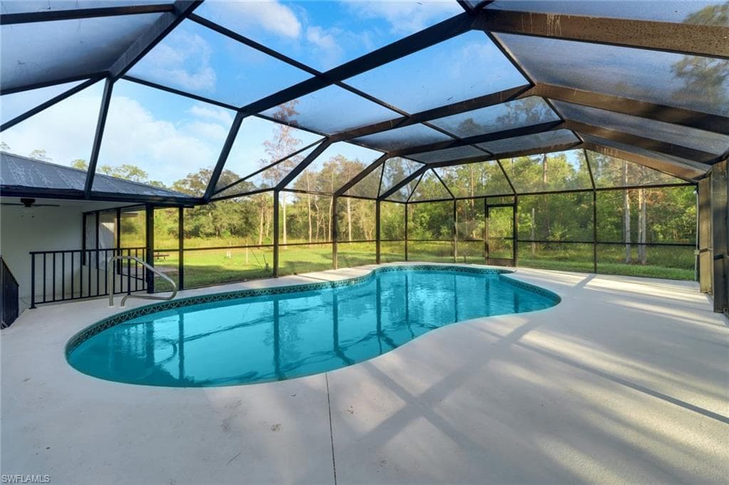 3973 4th Ave SE, Naples, FL 34117-29