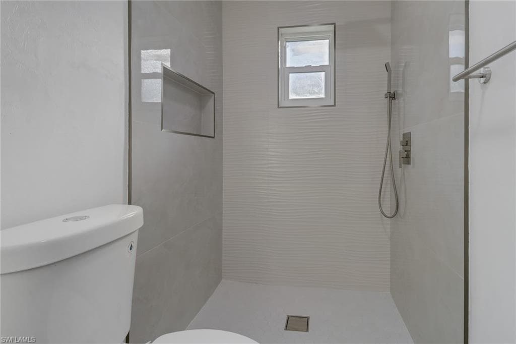 3973 4th Ave SE, Naples, FL 34117-39