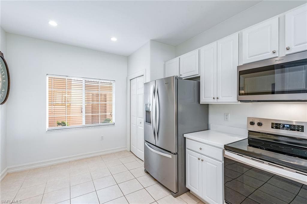 9128 Michael Cir 11, Naples, FL 34113-9