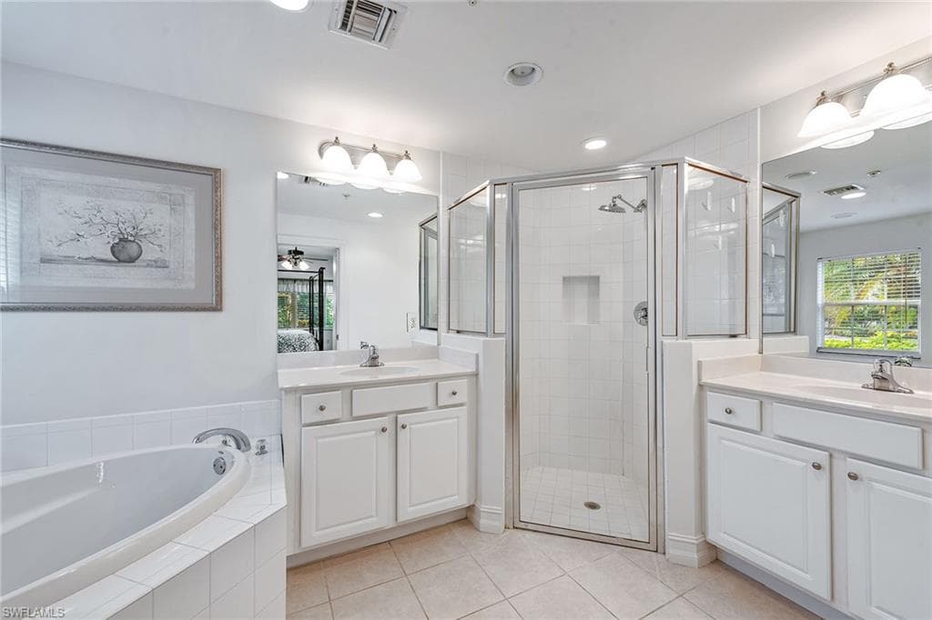 9128 Michael Cir 11, Naples, FL 34113-15