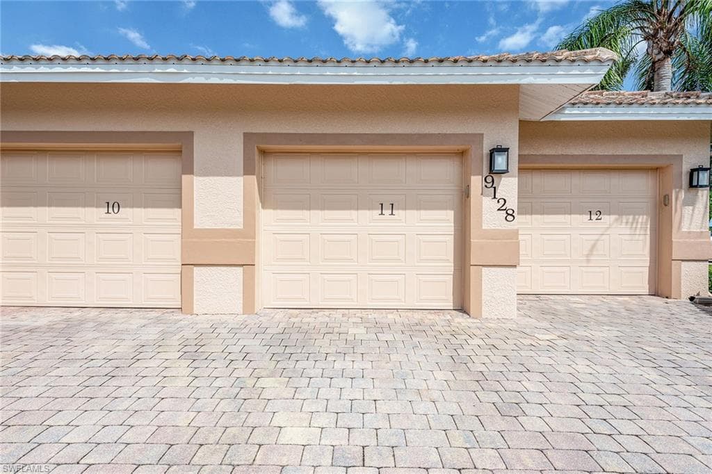 9128 Michael Cir 11, Naples, FL 34113-25
