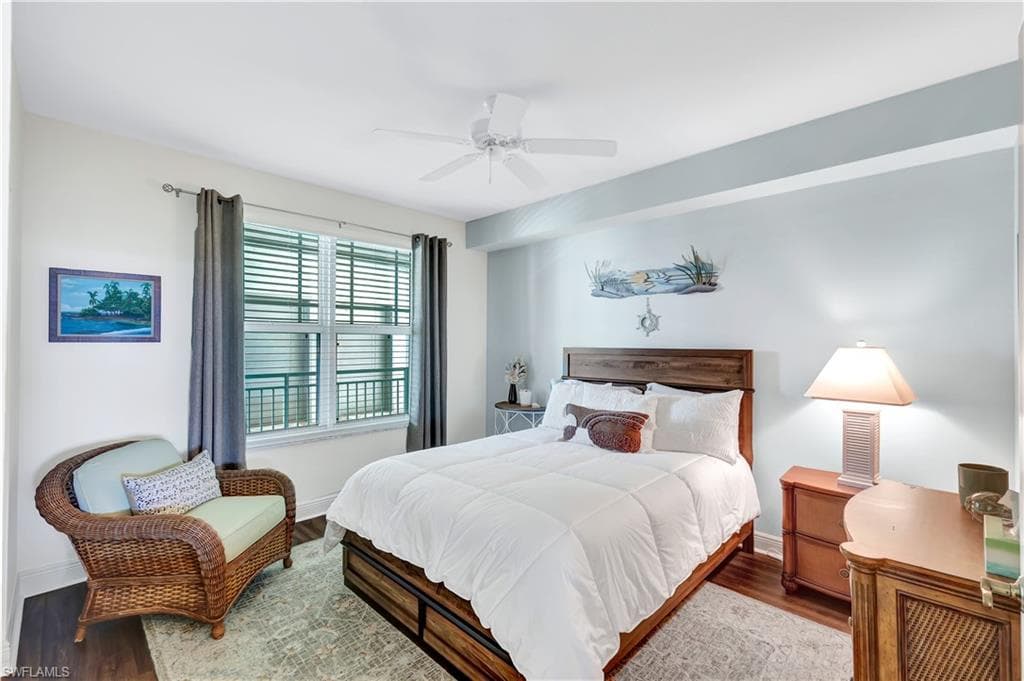 430 Cove Tower Dr 403, Naples, FL 34110-15
