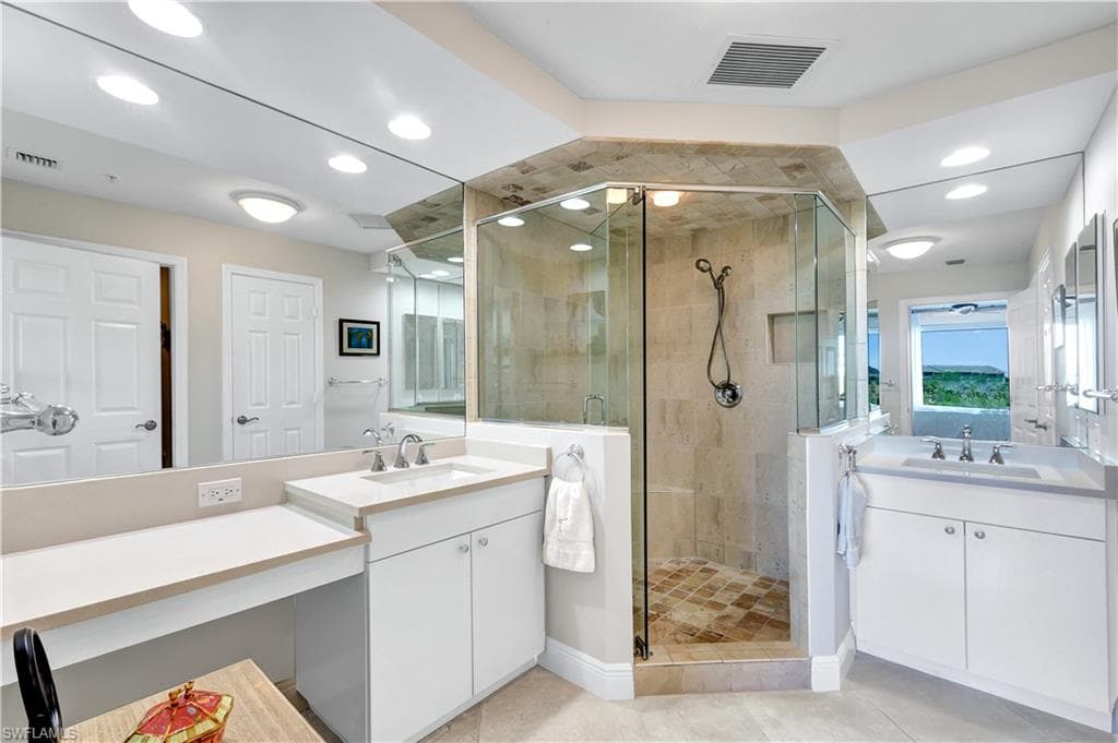 430 Cove Tower Dr 403, Naples, FL 34110-18