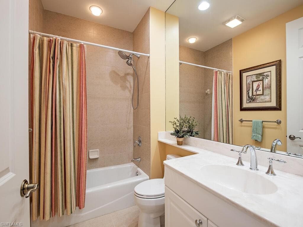 455 Cove Tower Dr 1704, Naples, FL 34110-17
