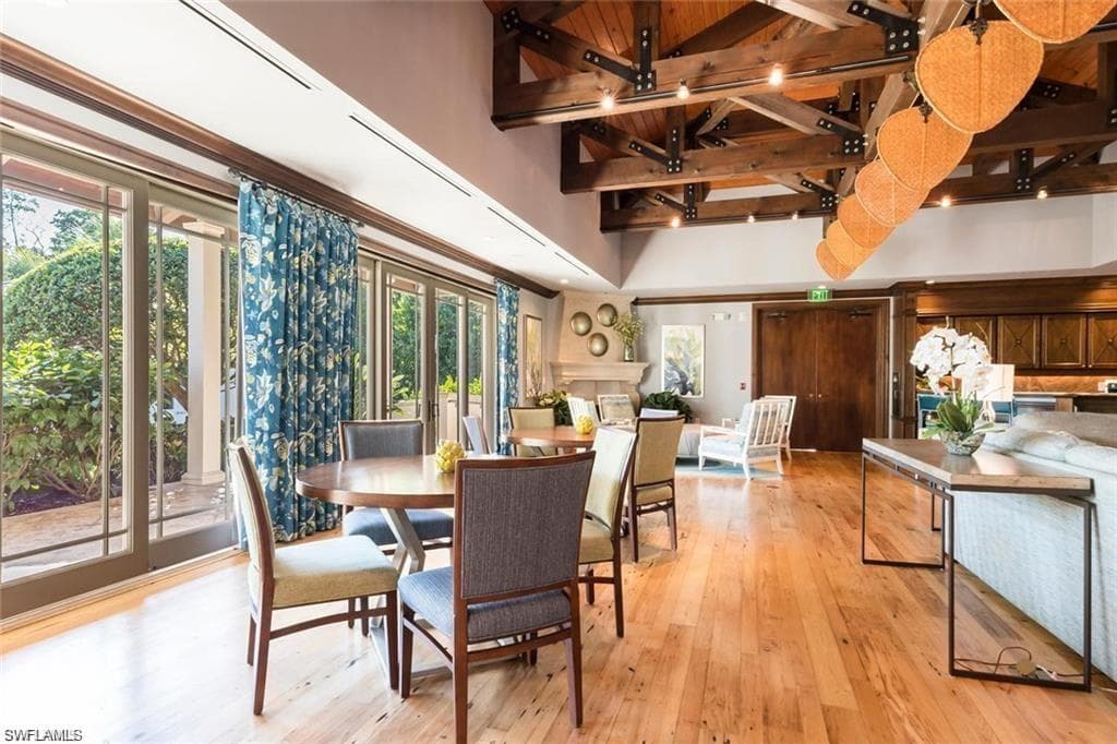 455 Cove Tower Dr 1704, Naples, FL 34110-29