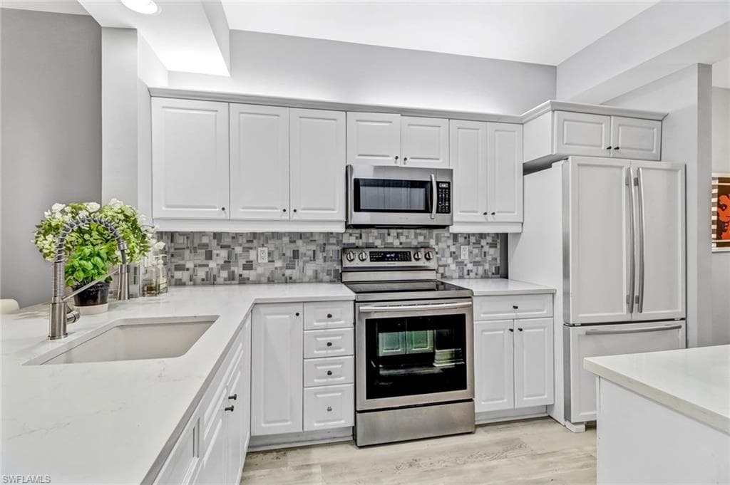 410 Bayfront Pl 2205, Naples, FL 34102-9