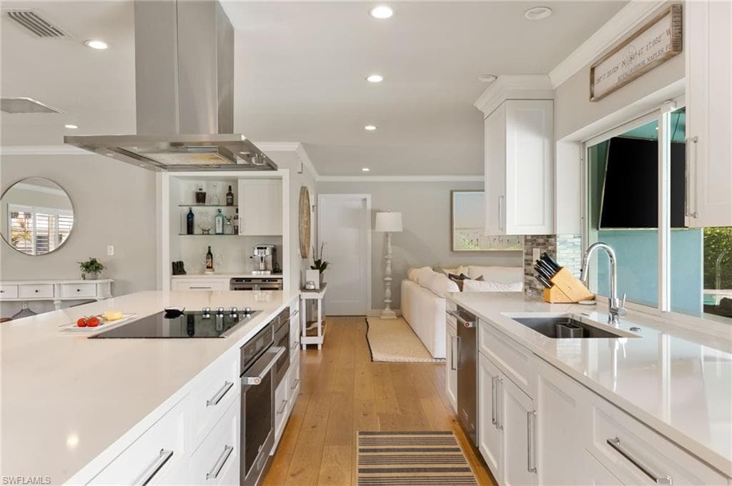 2140 Shad Ct, Naples, FL 34102-24