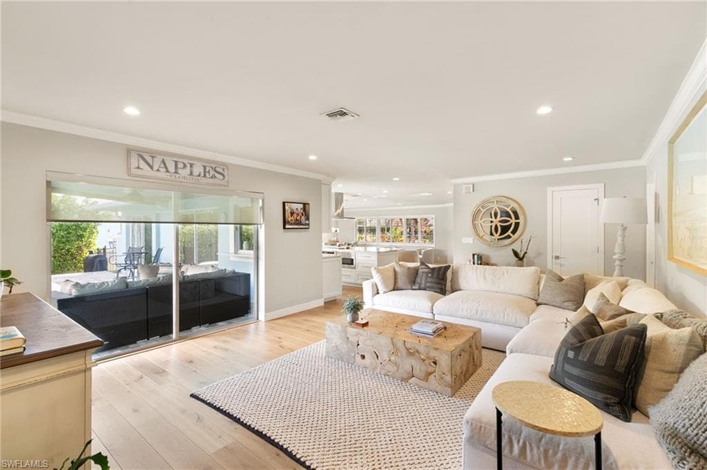 2140 Shad Ct, Naples, FL 34102-34